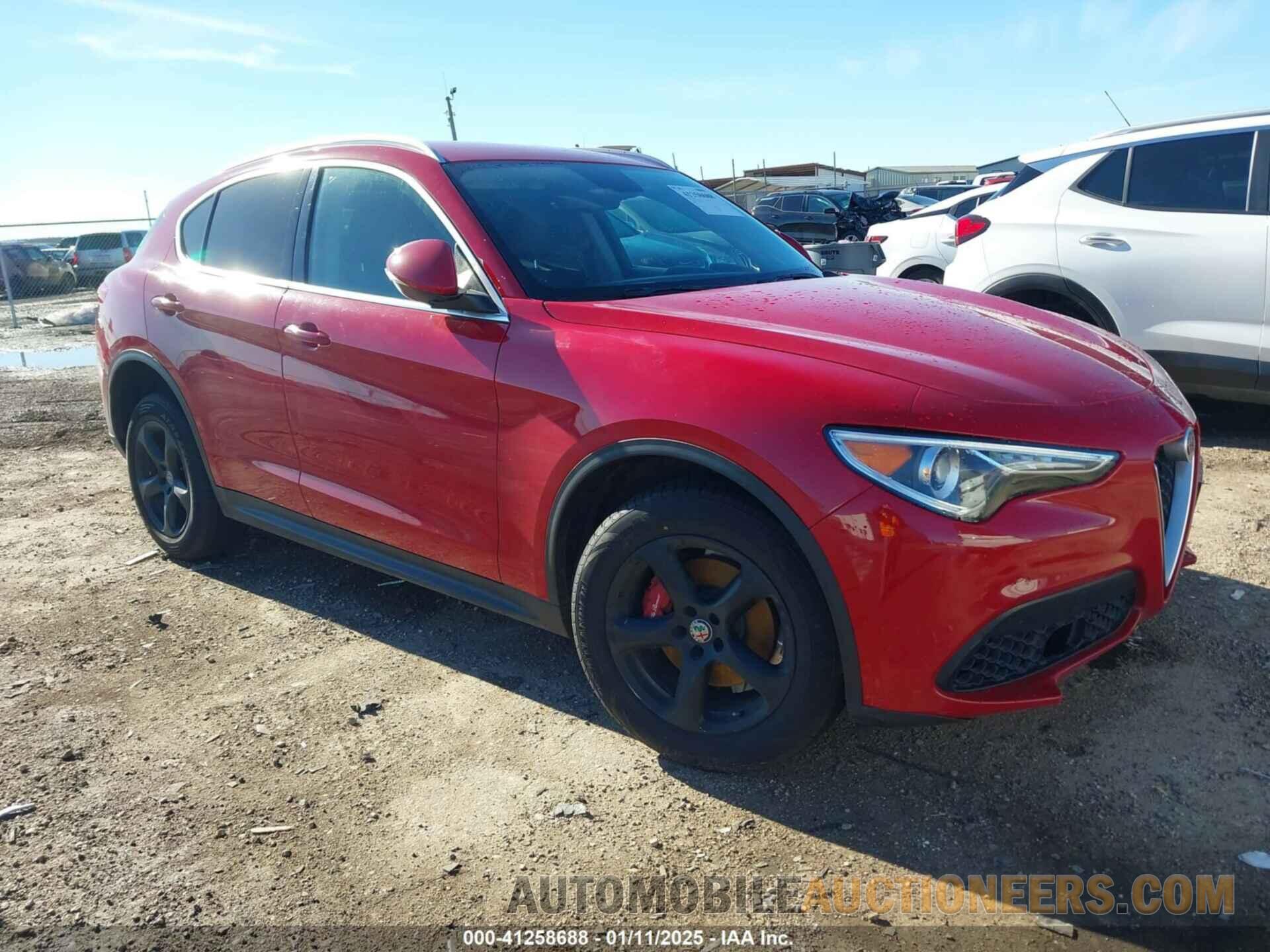 ZASFAKAN2J7B81129 ALFA ROMEO STELVIO 2018