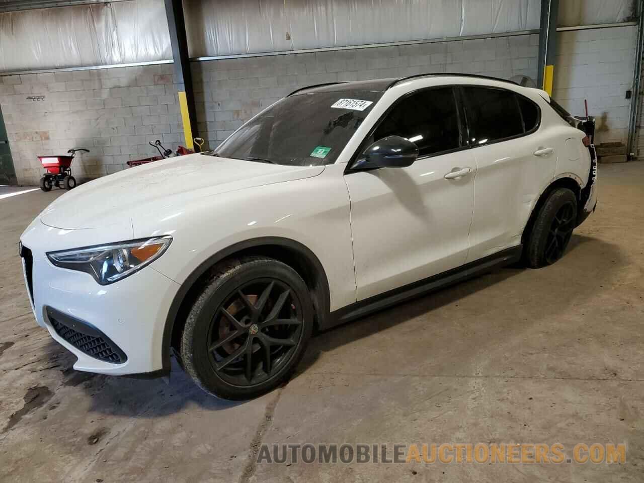 ZASFAKRN9J7C28581 ALFA ROMEO STELVIO 2018