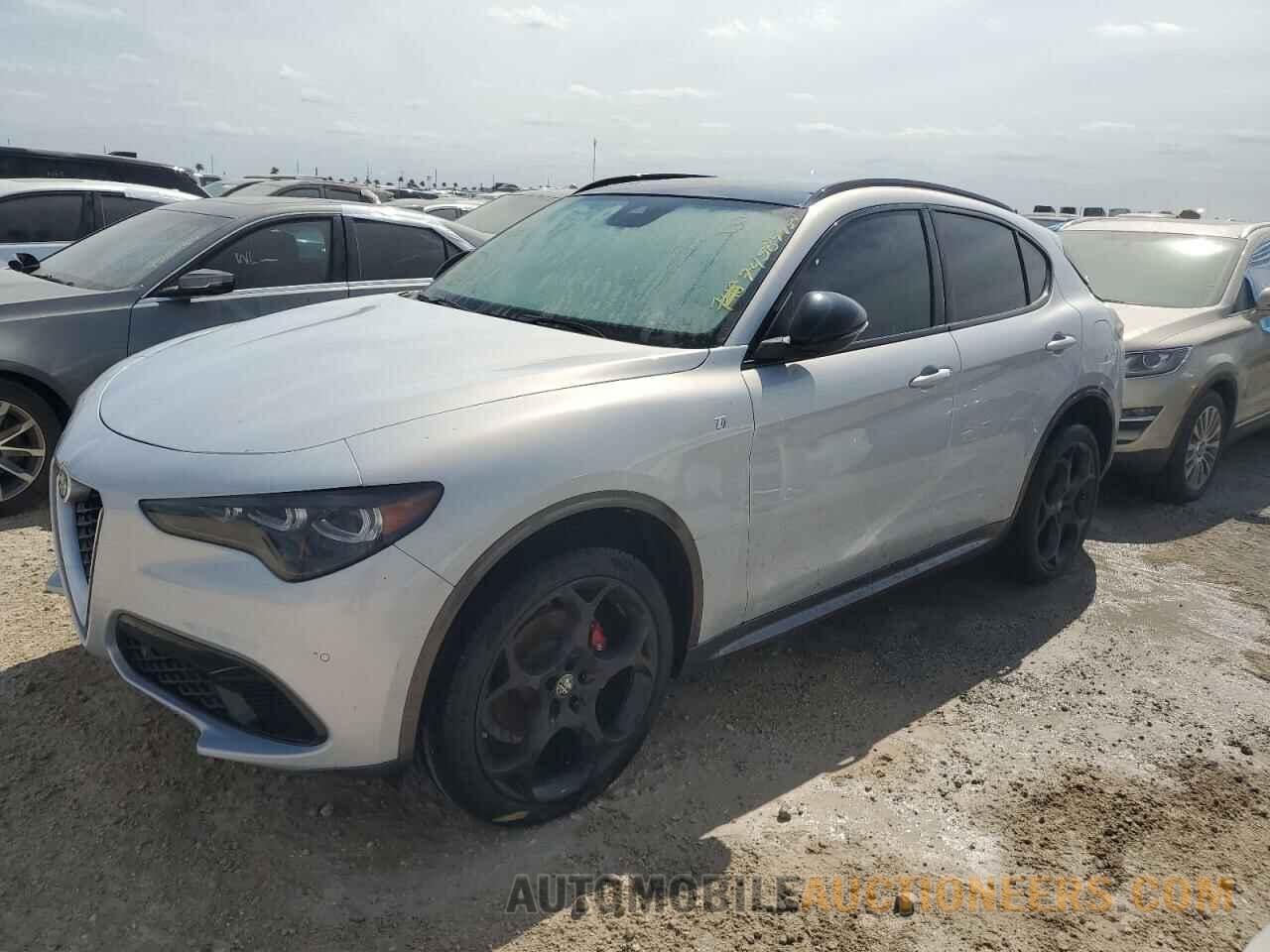 ZASPAKBN5R7D81081 ALFA ROMEO STELVIO 2024