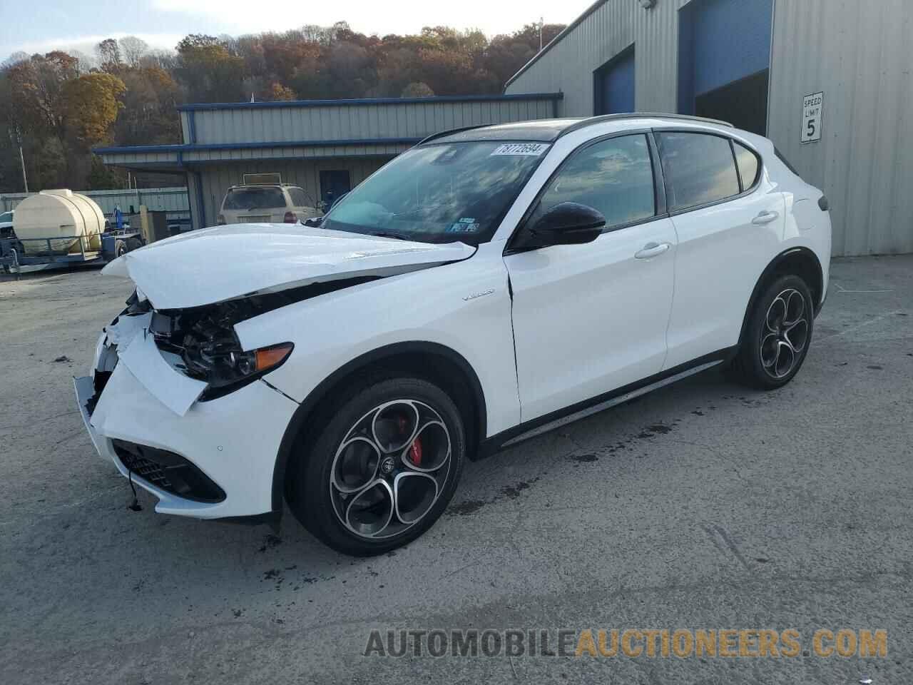 ZASPAKBN6R7D71708 ALFA ROMEO STELVIO 2024