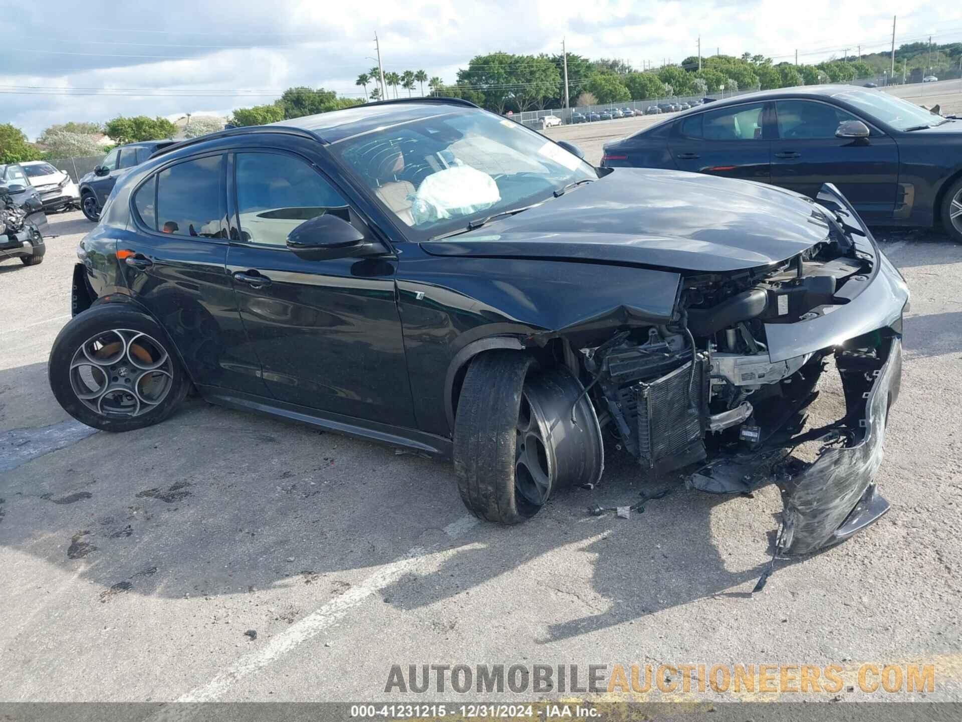 ZASPAKBN7R7D70471 ALFA ROMEO STELVIO 2024