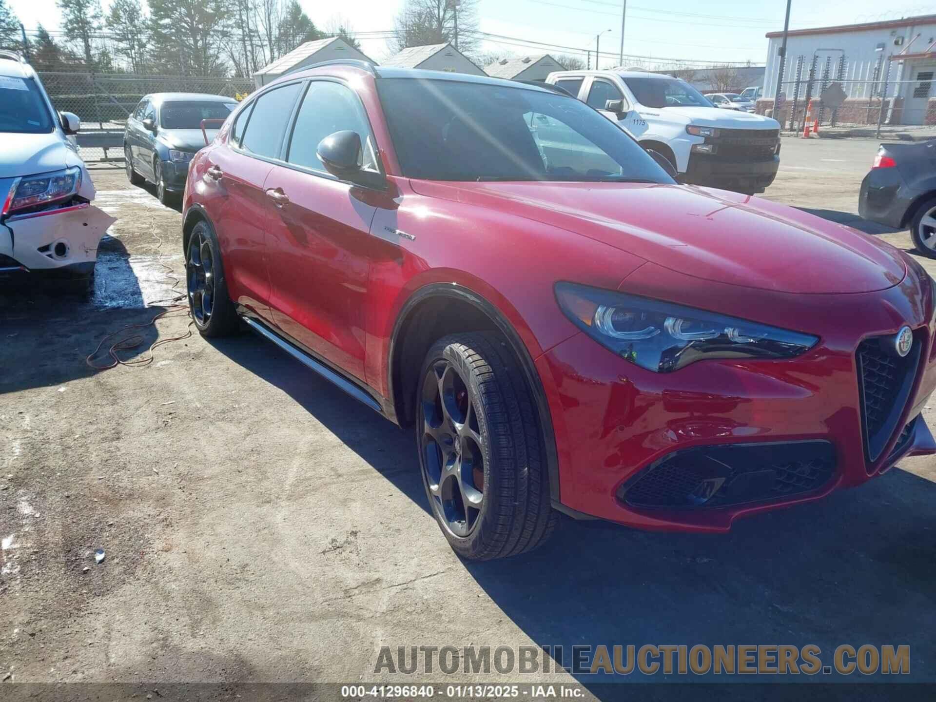 ZASPAKBN9R7D78295 ALFA ROMEO STELVIO 2024