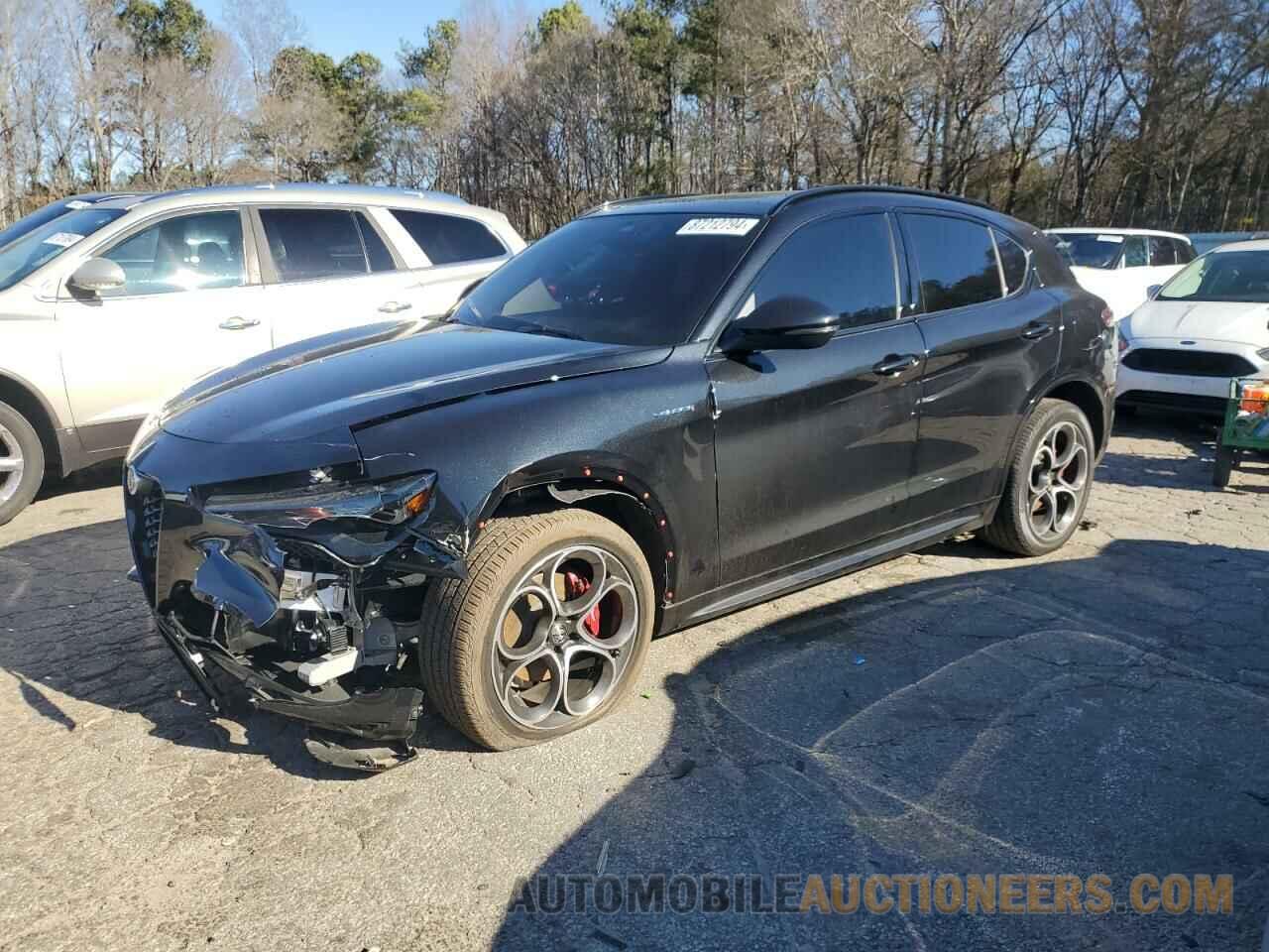 ZASPAKBNXR7D70884 ALFA ROMEO STELVIO 2024